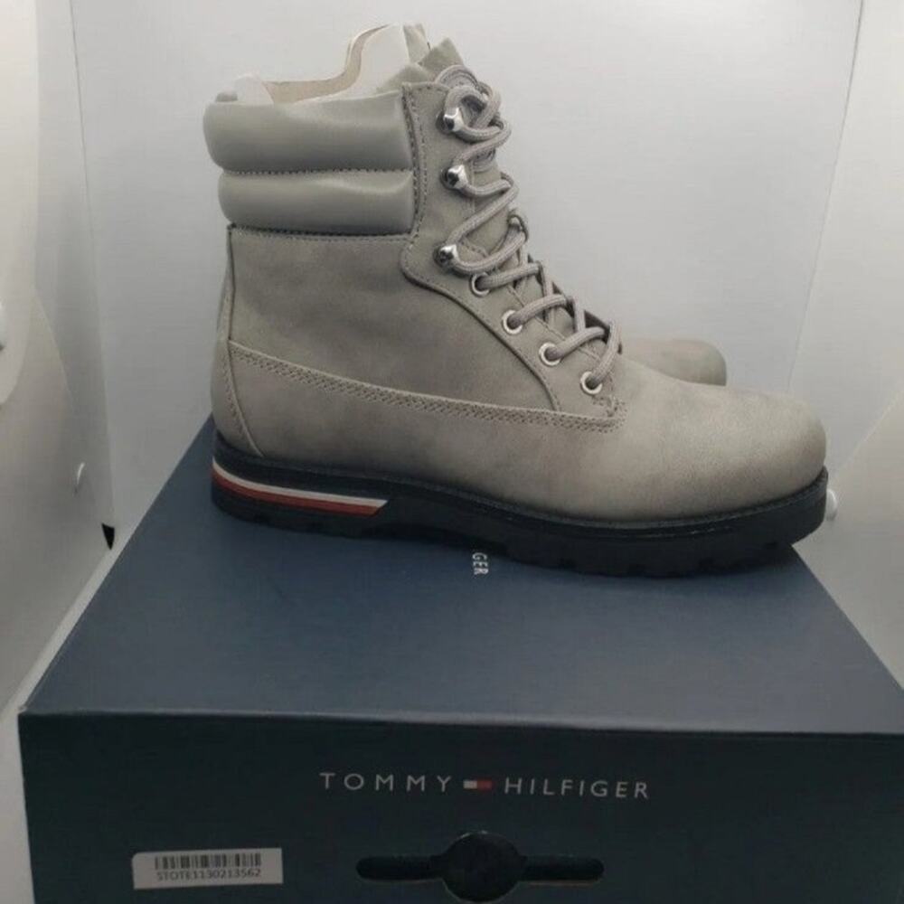 Tommy Hilfiger Melise Women's Boot size 7.5 Grey.  Super cute! BRAND NEW.